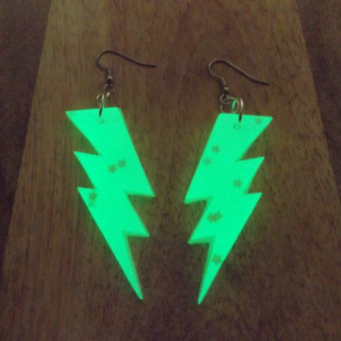 I Make Glow In The Dark Jewellery