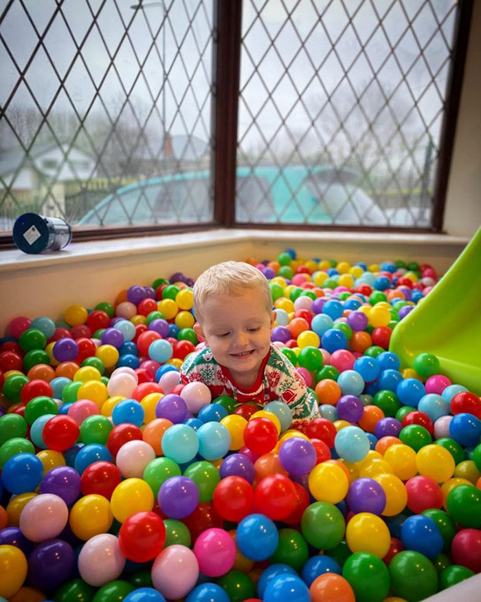 Dad Builds A Playroom For His Son And The Before & After Photos Show Real Handyman Skills
