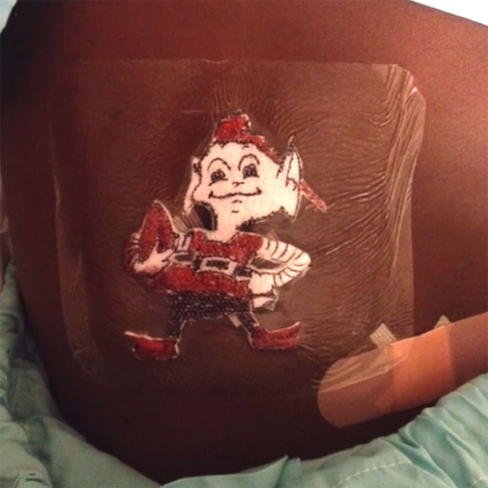 Wholesome Doctor Draws Cartoons On Kids' Post-Op Dressings