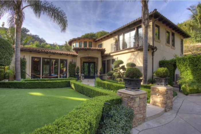 'Luxury' House Owned By Dr. Phil Is For Sale And People Are Finding Lots Of Things Very Wrong With Its Design 'Luxury' House Owned By Dr. Phil Is For Sale And People Are Finding Lots Of Things Very Wrong With Its Design