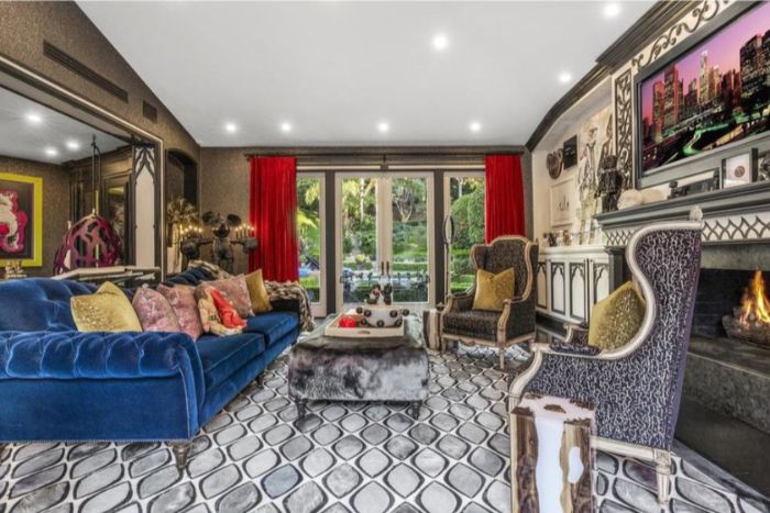 'Luxury' House Owned By Dr. Phil Is For Sale And People Are Finding Lots Of Things Very Wrong With Its Design 'Luxury' House Owned By Dr. Phil Is For Sale And People Are Finding Lots Of Things Very Wrong With Its Design