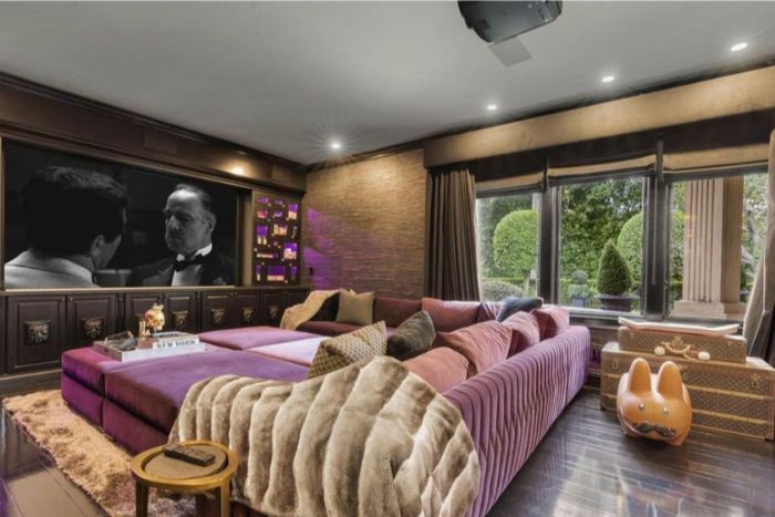 'Luxury' House Owned By Dr. Phil Is For Sale And People Are Finding Lots Of Things Very Wrong With Its Design 'Luxury' House Owned By Dr. Phil Is For Sale And People Are Finding Lots Of Things Very Wrong With Its Design