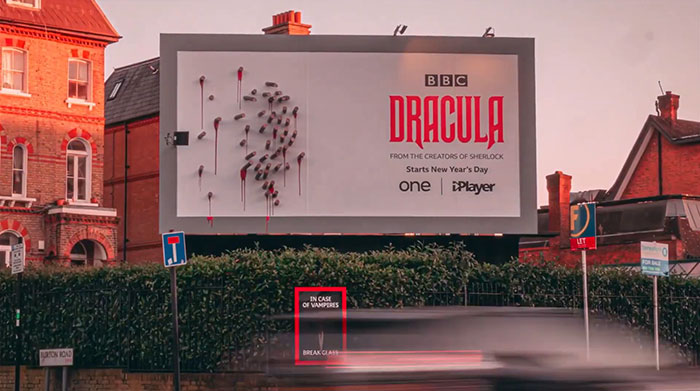 BBC's Dracula Billboard Confuses People During The Daytime But Grabs Attention At Night BBC's Dracula Billboard Confuses People During The Daytime But Grabs Attention At Night