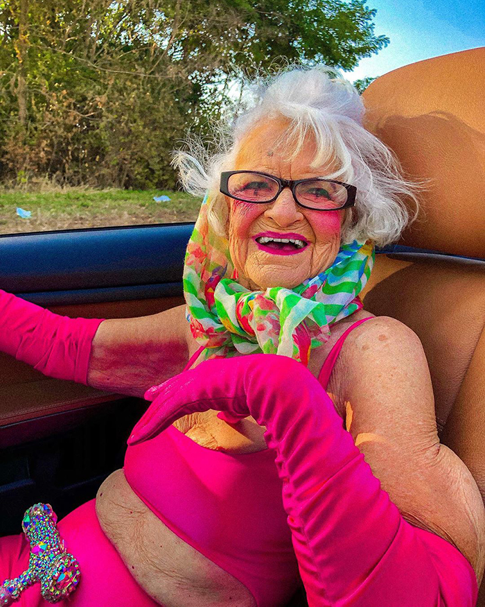 Meet Baddie Winkle, A 92 Y.O. Stylish Grandma Who "Is Stealing Your Ma...