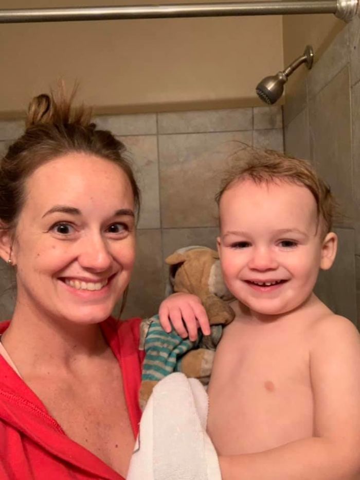 “Please Stop Judging Me For Leaving The Office At Exactly 5 P.M.” Working Mom’s Emotional Confession Goes Viral “Please Stop Judging Me For Leaving The Office At Exactly 5 P.M.” Working Mom’s Emotional Confession Goes Viral