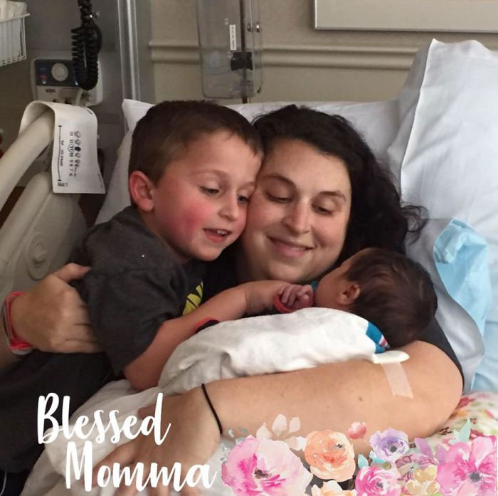 Person Shares 'Decade Review' Vs. 'Unedited Decade Review' And People Adore The Honesty Person Shares 'Decade Review' Vs. 'Unedited Decade Review' And People Adore The Honesty