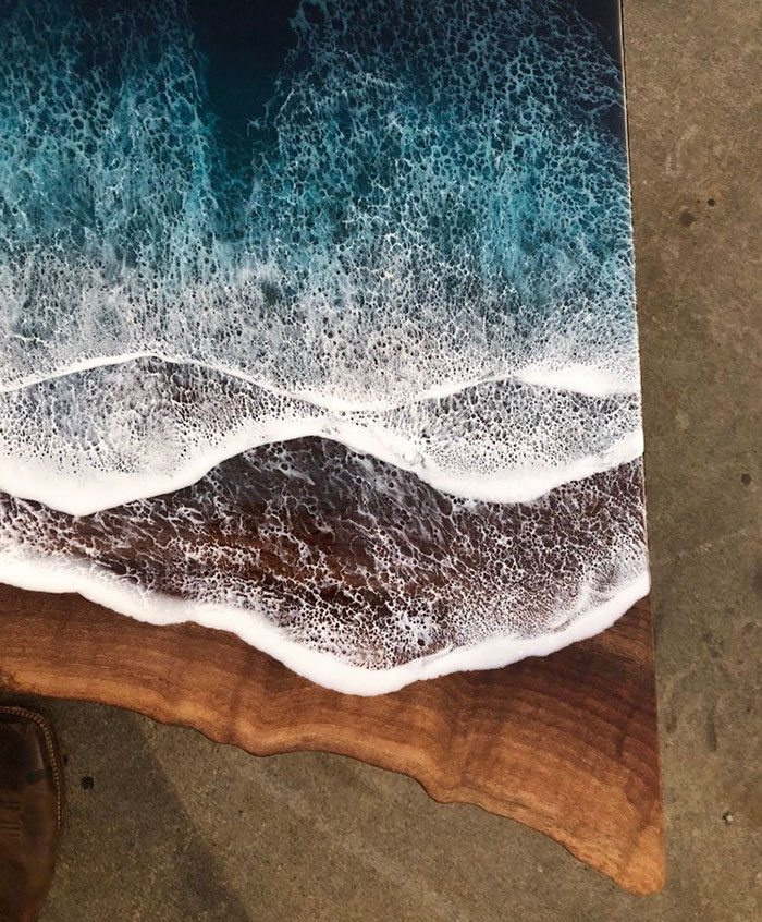 These Artists Create Mesmerizing Tables That Look Like They're Being Washed By An Ocean Wave These Artists Create Mesmerizing Tables That Look Like They're Being Washed By An Ocean Wave