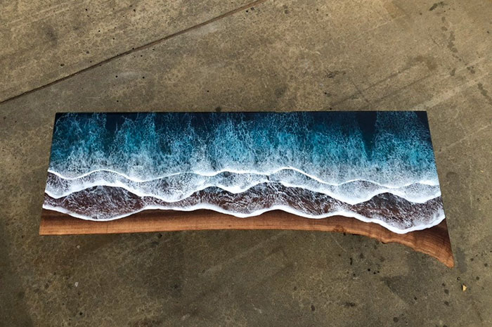 These Artists Create Mesmerizing Tables That Look Like They're Being Washed By An Ocean Wave These Artists Create Mesmerizing Tables That Look Like They're Being Washed By An Ocean Wave