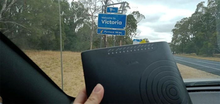 Kids Don't Want To Go On A Family Trip, So Their Parents Take Their Modem Instead Kids Don't Want To Go On A Family Trip, So Their Parents Take Their Modem Instead