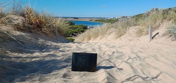 Kids Don't Want To Go On A Family Trip, So Their Parents Take Their Modem Instead Kids Don't Want To Go On A Family Trip, So Their Parents Take Their Modem Instead