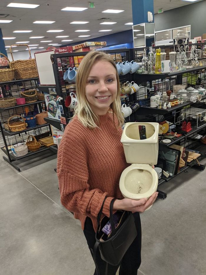 Thrift Shopping On Vacay With My Daughter In Colorado Springs. It's Probably A Planter But We're Going To Wash It Thoroughly And Use It For Chips And Salsa At Parties