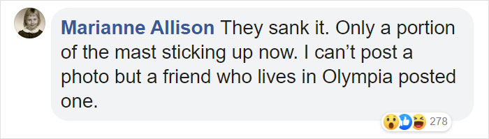 Two Gigantic Sea Lions “Borrow” Someone’s Boat, And The Video Is Ridiculous Two Gigantic Sea Lions “Borrow” Someone’s Boat, And The Video Is Ridiculous