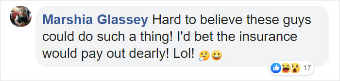 Two Gigantic Sea Lions “Borrow” Someone’s Boat, And The Video Is Ridiculous Two Gigantic Sea Lions “Borrow” Someone’s Boat, And The Video Is Ridiculous