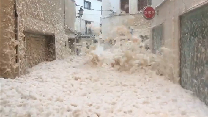 As Storm Gloria Continues Ravaging Spain, Mallorca Gets Hit By Huge Waves And Another Town Is Filled With Foam As Storm Gloria Continues Ravaging Spain, Mallorca Gets Hit By Huge Waves And Another Town Is Filled With Foam
