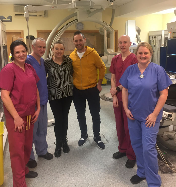 5-Year-Old Notices Mom Collapsing So She FaceTimes Her Dad, And People Are Saying The Family Would Be Broke If It Were The US 5-Year-Old Notices Mom Collapsing So She FaceTimes Her Dad, And People Are Saying The Family Would Be Broke If It Were The US