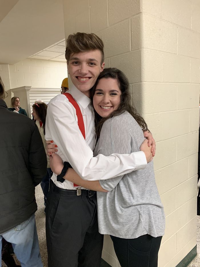 Teen Makes A Stunning Dress From Scratch After Learning His Prom Date Couldn't Afford Her Dream Gown Teen Makes A Stunning Dress From Scratch After Learning His Prom Date Couldn't Afford Her Dream Gown