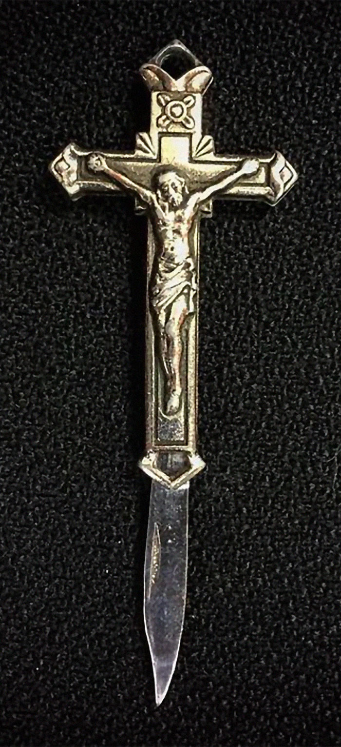 All Knives, No Matter Their Size Or Denomination, Are Prohibited From Being Carried Onto The Plane