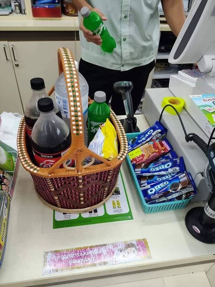 Unusual-Ways-People-Dealing-Plastic-Bag-Ban-Thailand