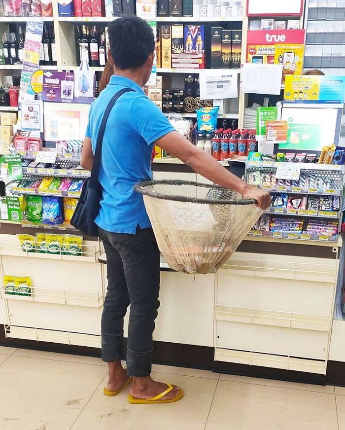 Unusual-Ways-People-Dealing-Plastic-Bag-Ban-Thailand