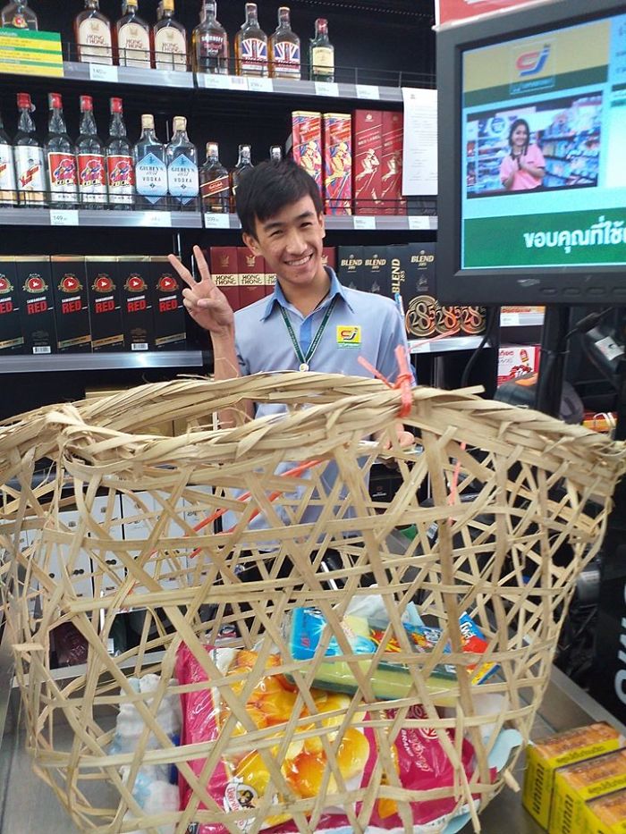 Unusual-Ways-People-Dealing-Plastic-Bag-Ban-Thailand
