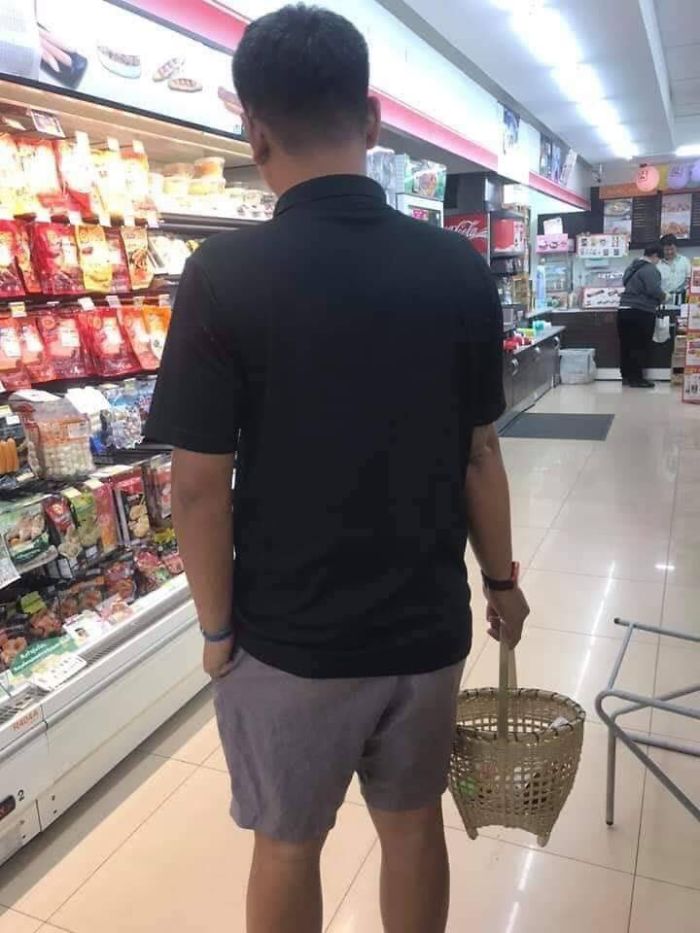 Unusual-Ways-People-Dealing-Plastic-Bag-Ban-Thailand