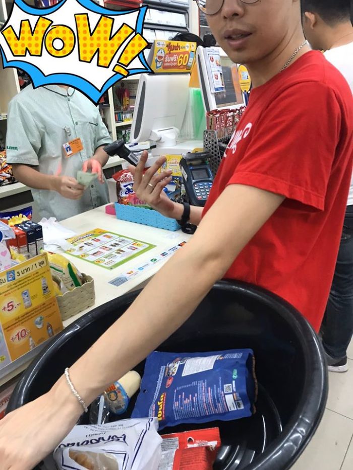 Unusual-Ways-People-Dealing-Plastic-Bag-Ban-Thailand