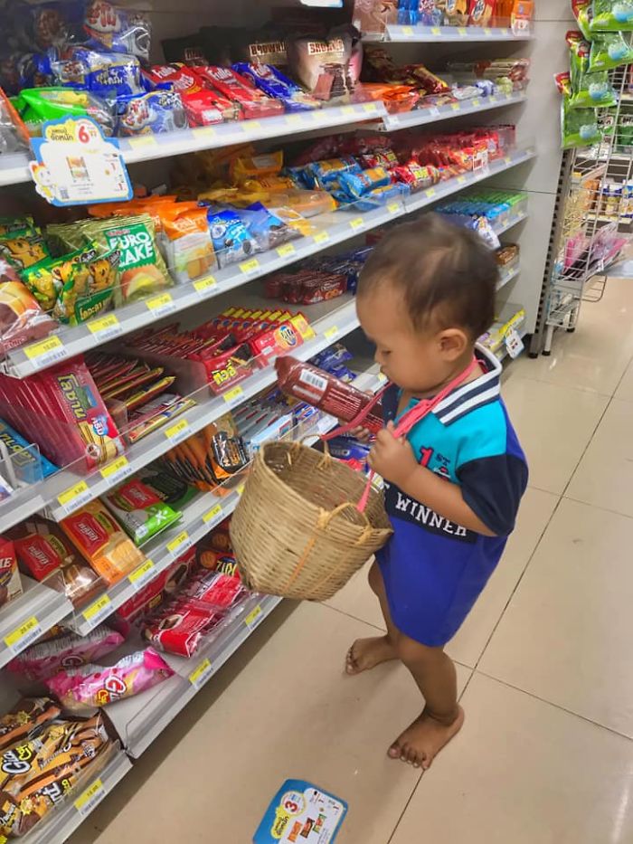 Unusual-Ways-People-Dealing-Plastic-Bag-Ban-Thailand