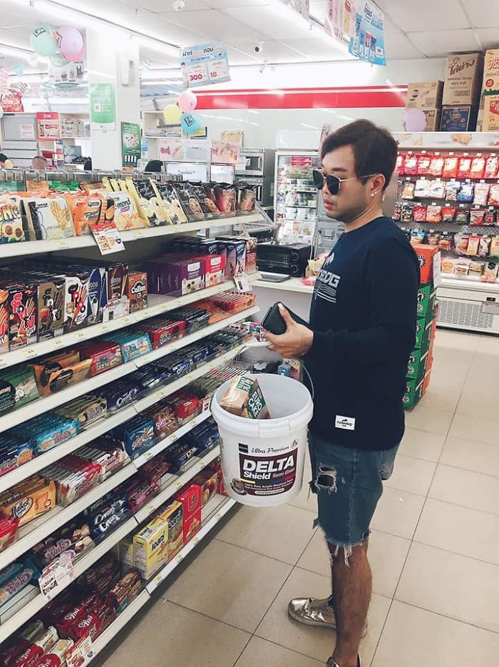 Unusual-Ways-People-Dealing-Plastic-Bag-Ban-Thailand