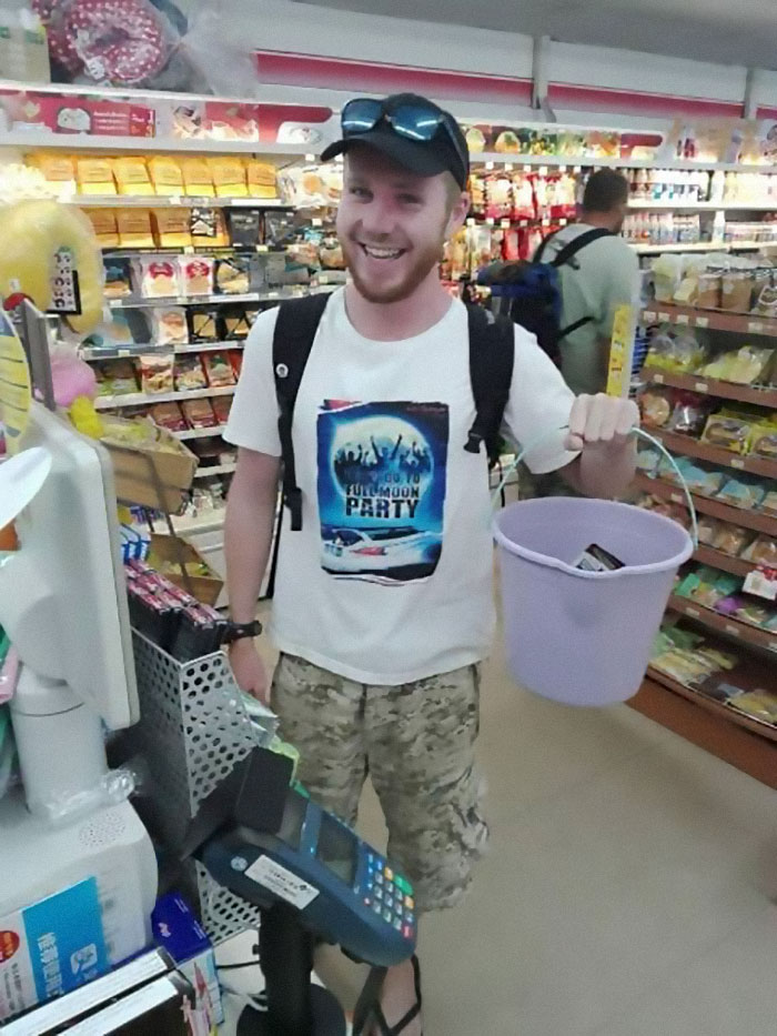 Unusual-Ways-People-Dealing-Plastic-Bag-Ban-Thailand