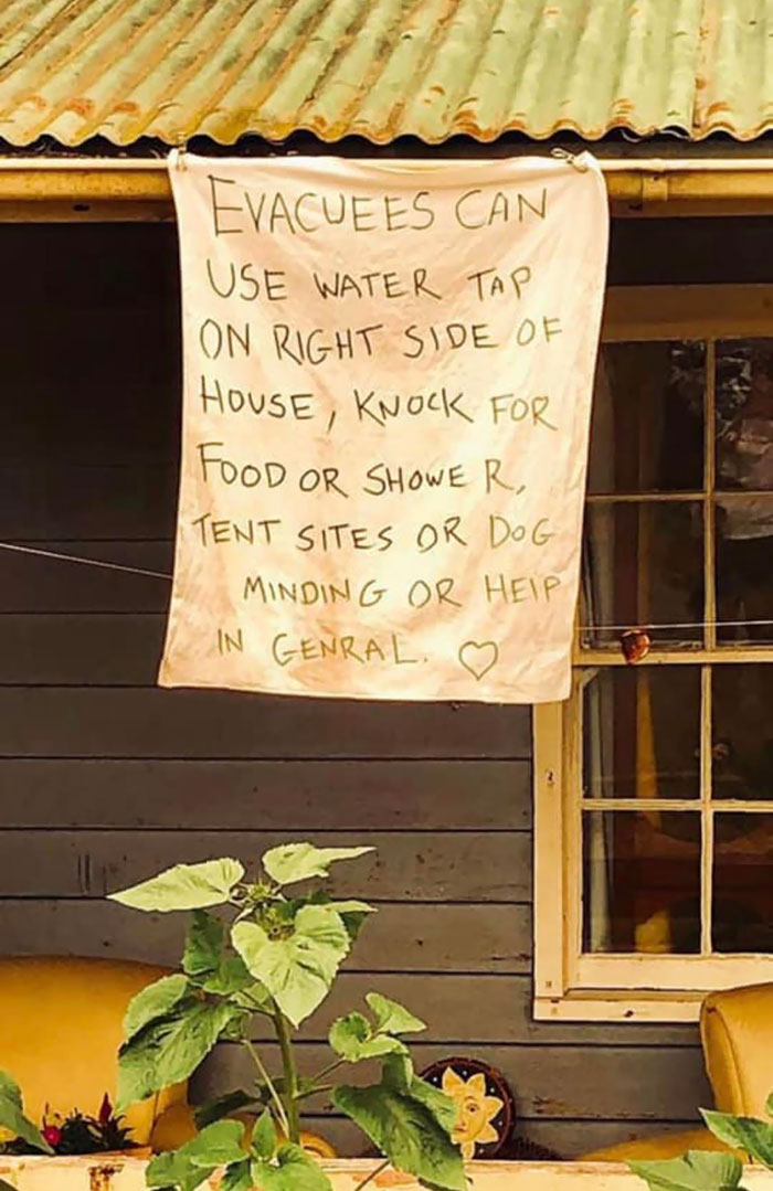 Neighbours Helping Out Strangers During The Australian Bushfires. Everything Helps And It All Adds Up