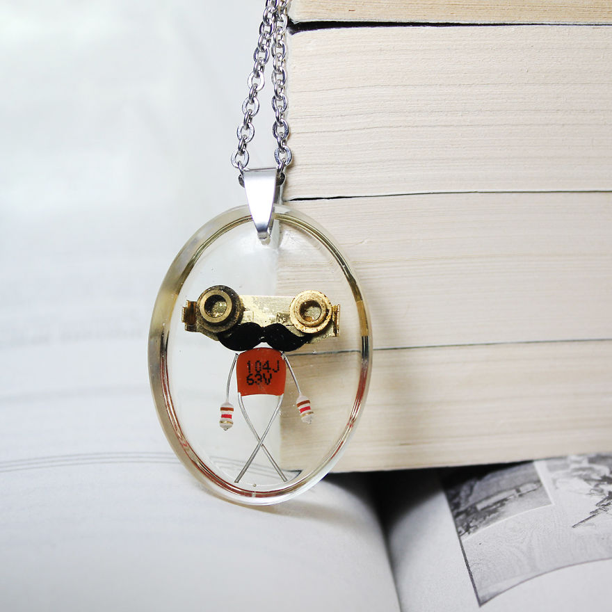 I Turned Electronic Components Into Adoptable Tiny Robots