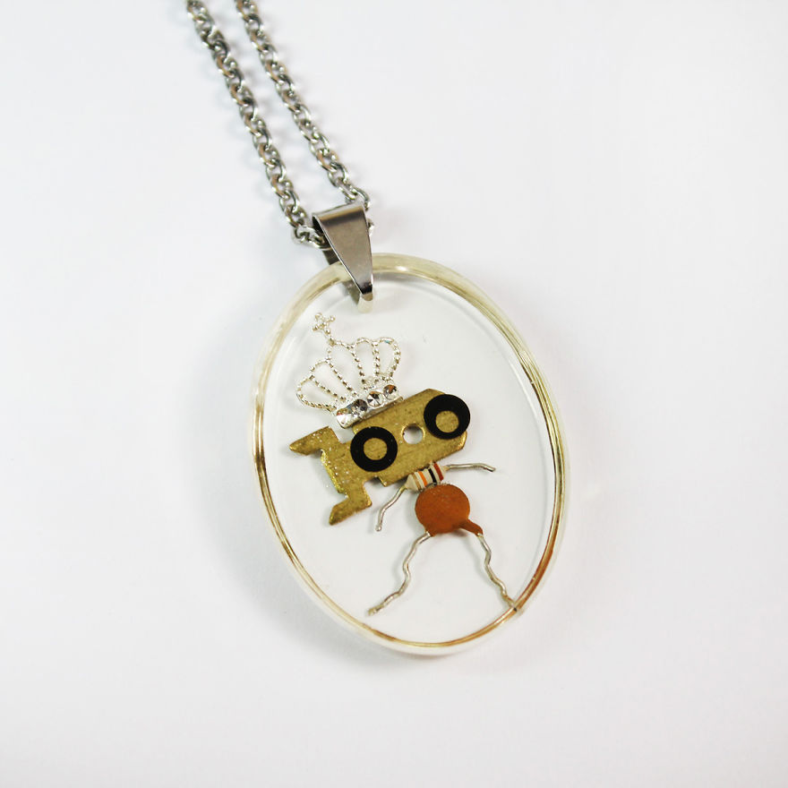 I Turned Electronic Components Into Adoptable Tiny Robots