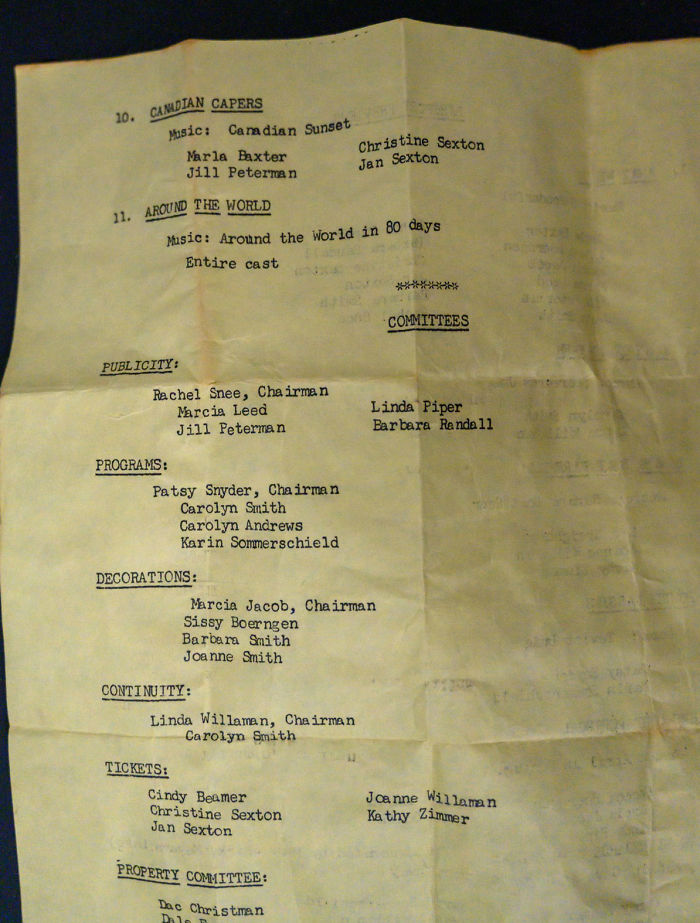 A School Found A Purse That Was Lost Back In The 50s, And It's Like A Time Capsule For People Of The Generation A School Found A Purse That Was Lost Back In The 50s, And It's Like A Time Capsule For People Of The Generation