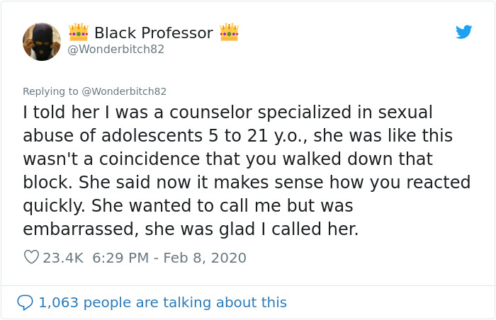 Woman Gets Followed Home By Three Strangers, Hugs This Black Guy And Asks Him To Help Her Woman Gets Followed Home By Three Strangers, Hugs This Black Guy And Asks Him To Help Her