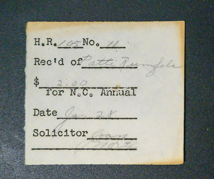 A School Found A Purse That Was Lost Back In The 50s, And It's Like A Time Capsule For People Of The Generation A School Found A Purse That Was Lost Back In The 50s, And It's Like A Time Capsule For People Of The Generation