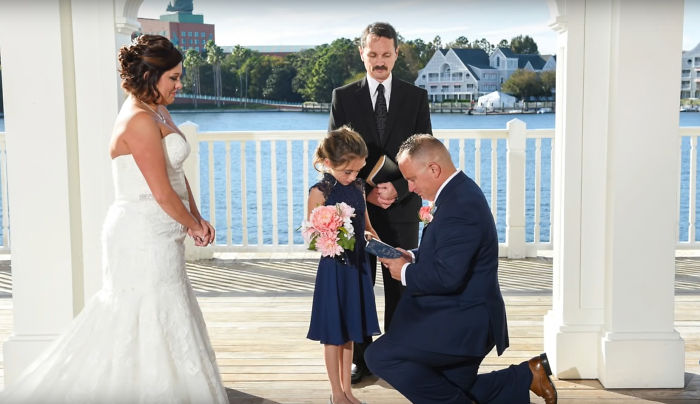 Man Interrupts A Family Photoshoot To Tell His Wife’s Daughter That He’s Adopting Her Man Interrupts A Family Photoshoot To Tell His Wife’s Daughter That He’s Adopting Her