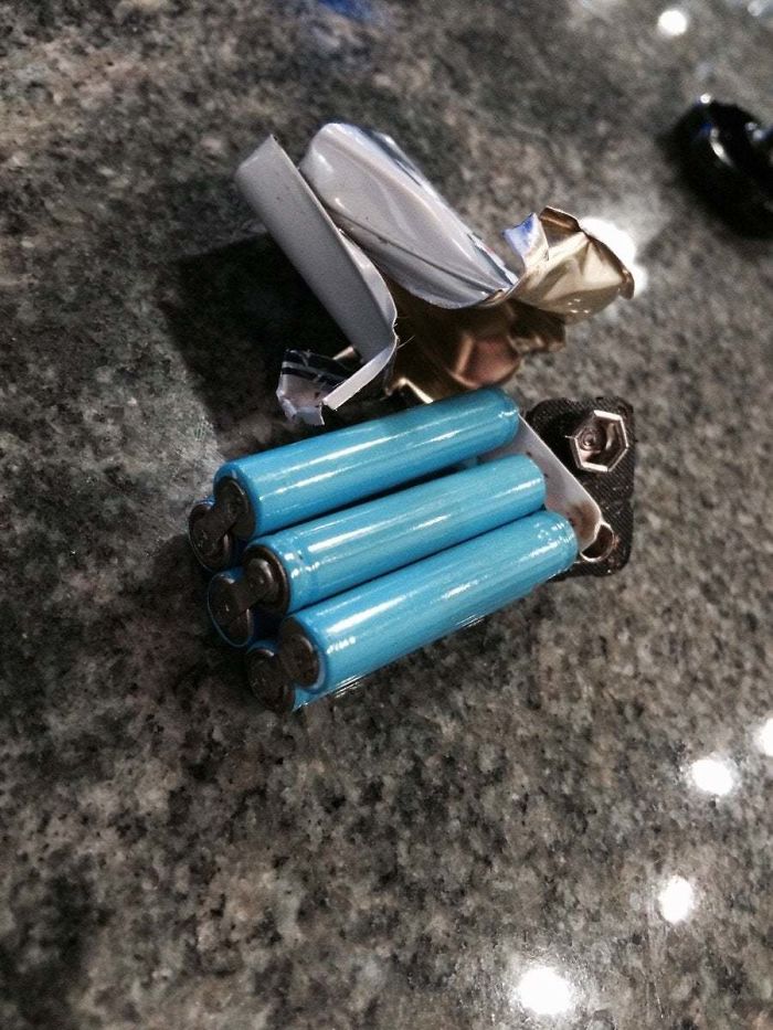 Inside A 9 Volt Battery: 6 AAAA Batteries