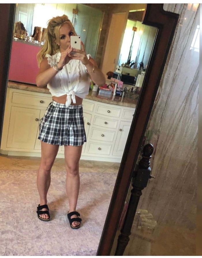 Kitchen Cabinets By Salvador Dalí