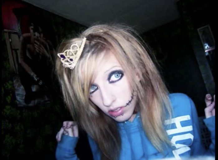 I Remember Being Very Proud Of This Photo When I Took It. The Greasy Hair, The Crown, The Thin Brows, The Pose, The “Makeup”, Everything. Big Oof. 2007-2008 Were Weird Times