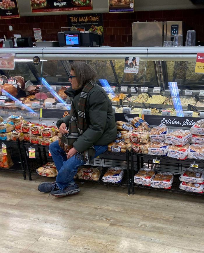 This Grouch Thought It Was Ok To Pop A Squat On The Buns. Then She Proceeded To Yell At Me For Stealing Her Spot In Line At The Deli Courter