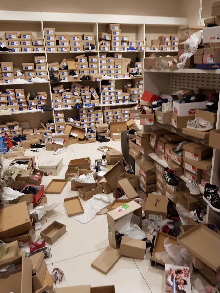 This Store Is Going Out Off Business, People Are Behaving Like Animals