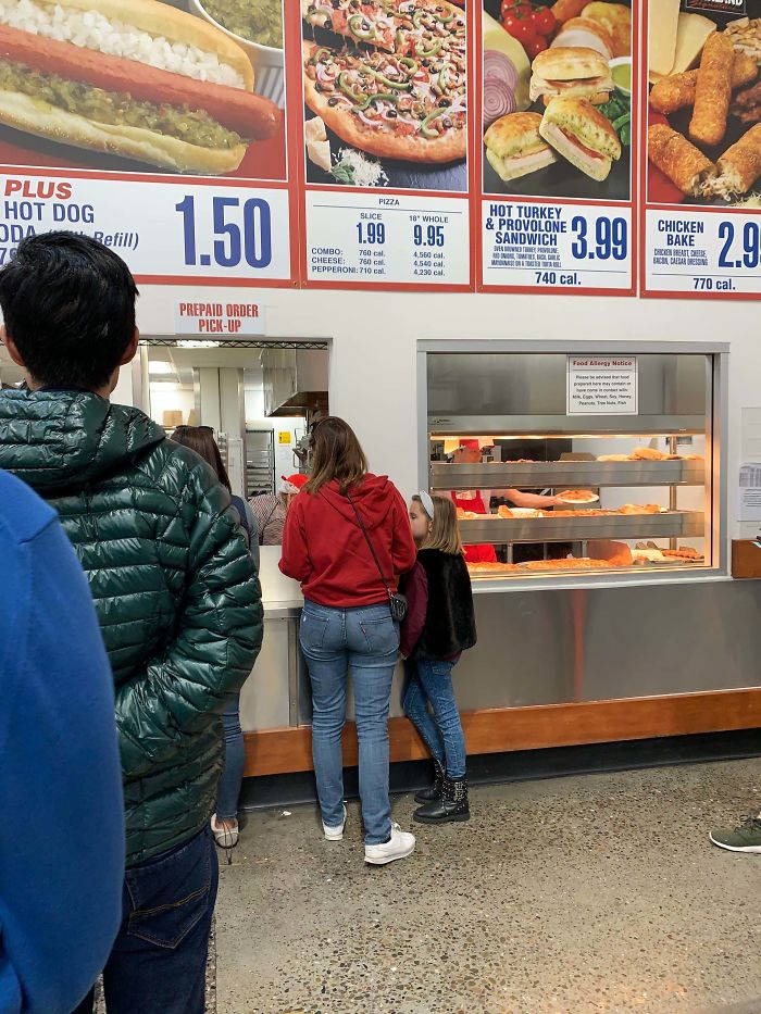 Woman In Red Cut Pickup Line Because She Said (While Yelling To He Husband) “We Ordered A Whole Pizza, We’re More Important!”