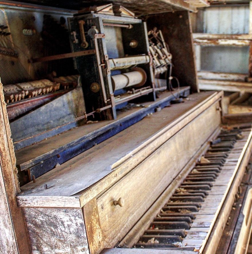 Exploring Abandoned Homes Throughout Rural Wisconsin