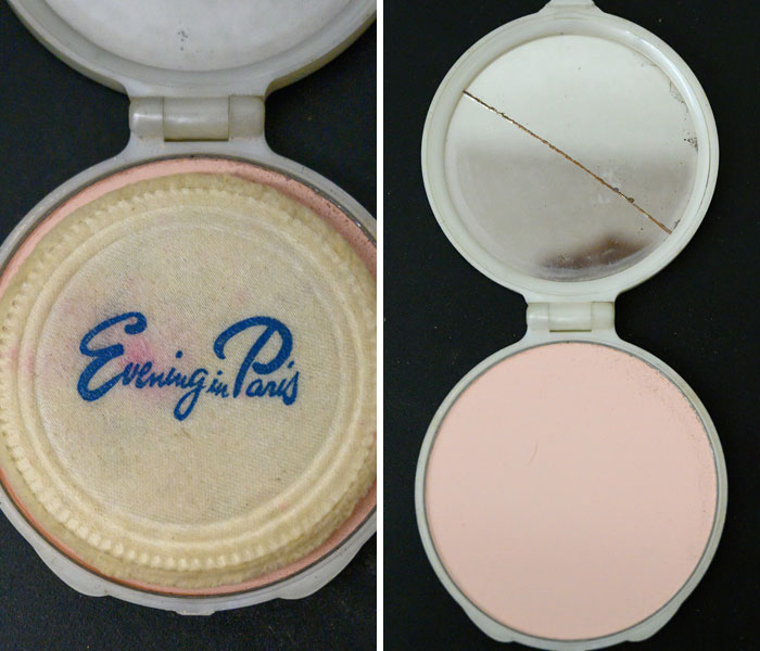 A School Found A Purse That Was Lost Back In The 50s, And It's Like A Time Capsule For People Of The Generation A School Found A Purse That Was Lost Back In The 50s, And It's Like A Time Capsule For People Of The Generation