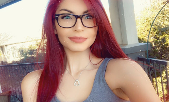 Mom Shares A TikTok Of Her $9.28 Paycheck After Working For 70 Hours As A Waitress Mom Shares A TikTok Of Her $9.28 Paycheck After Working For 70 Hours As A Waitress