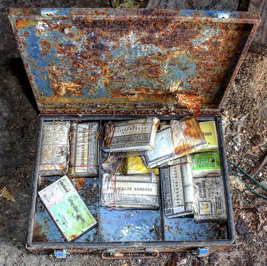 Exploring Abandoned Homes Throughout Rural Wisconsin