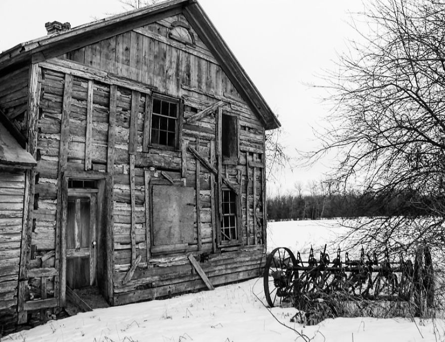 Exploring Abandoned Homes Throughout Rural Wisconsin