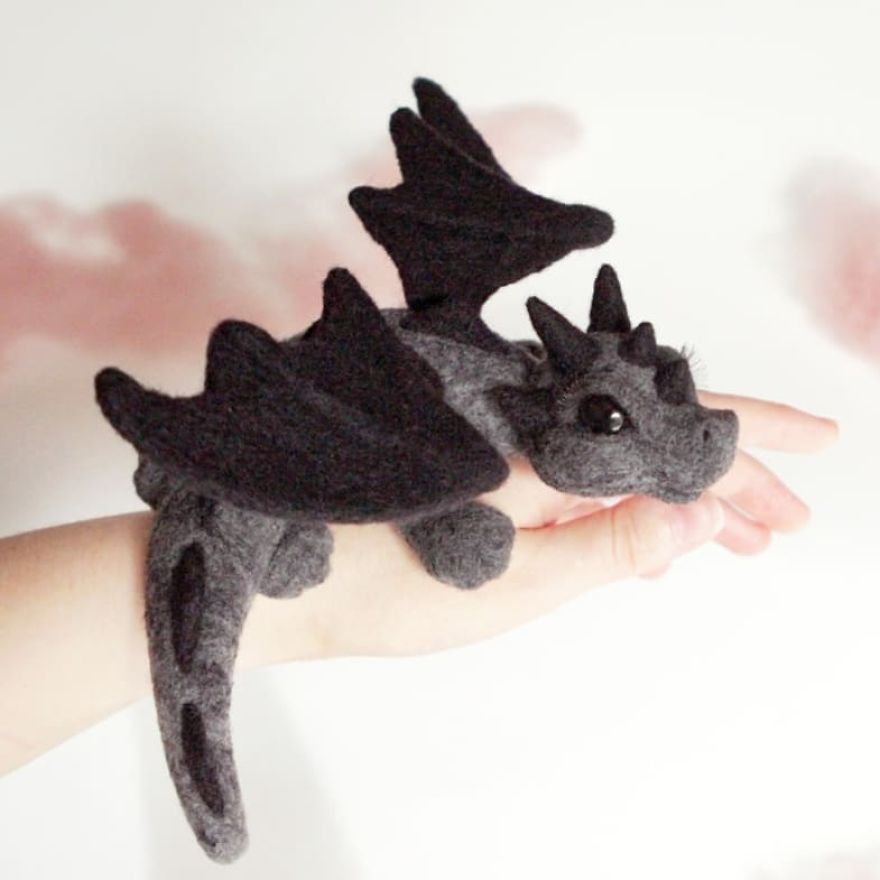 Artist Creates Stunning Lifelike Dragon Sculptures