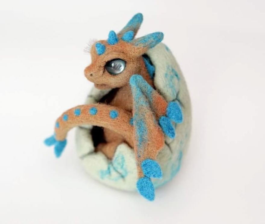 Artist Creates Stunning Lifelike Dragon Sculptures