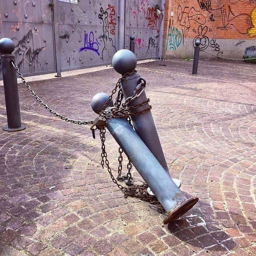 Artist Manages To Take The Boredom Out Of Common Spaces With Pop Culture Characters, Who Fit Perfectly With The Scene